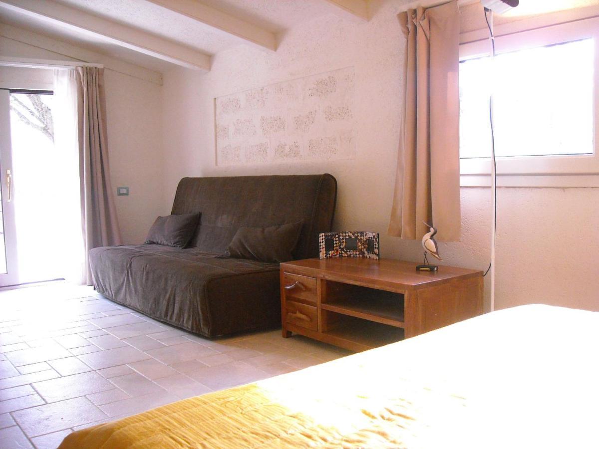 Villa Li Pireddi Aglientu Exterior foto