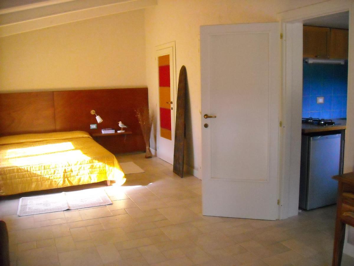Villa Li Pireddi Aglientu Exterior foto